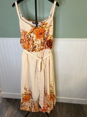 BloomChic Cream and Orange Floral Midi Dress w/adjustable straps. Size 18/20